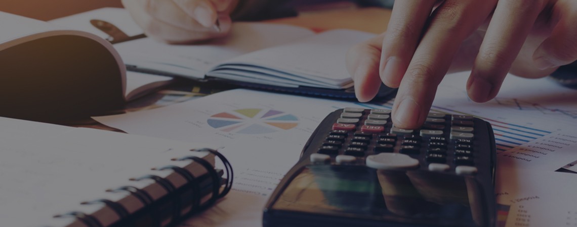 Бухгалтерские услуги. Что изучает бухучет. Бухгалтерия фон. Калькулятор эстетика. Accounting violation.